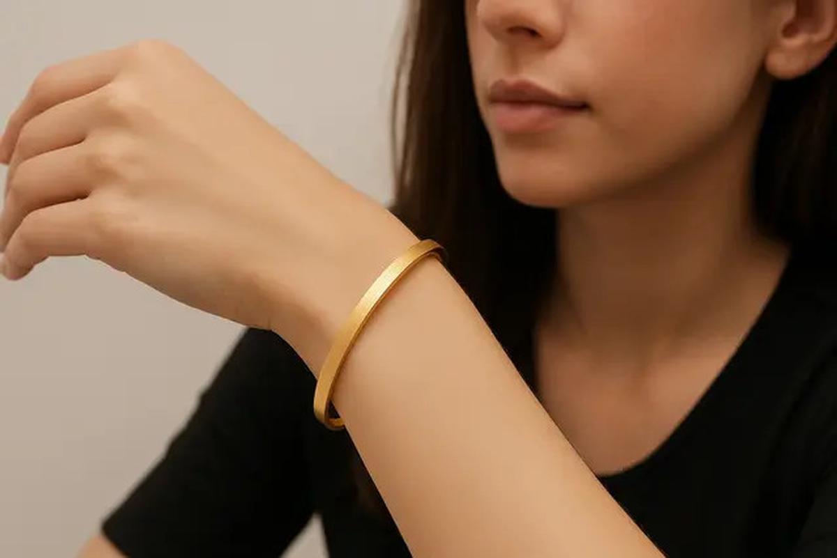 8 Gelang Emas Model Bangle Kekinian 3-5 Gram, Favorit Anak Muda 2025