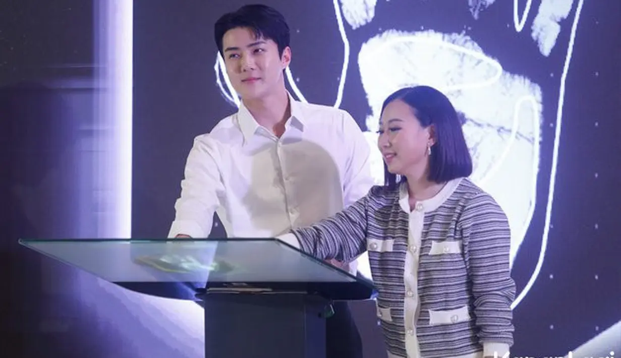 Tampilan cool idol yang satu ini sukses membuat fans meleleh. Teriakan histeris pun tak terhindarkan. [KapanLagi.com/Bayu Herdianto]