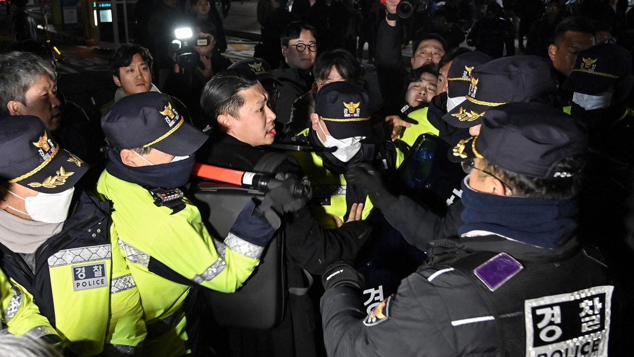 Q & A: Mengapa Korea Selatan Tiba-Tiba Umumkan Darurat Militer? Ini Duduk Perkaranya