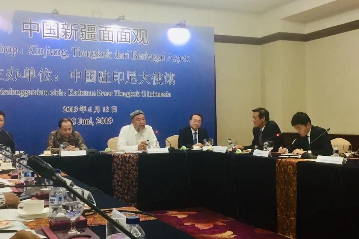 Seorang ustax dari Xinjiang, Abudurekefu Tumuniyazi, mengisi wokrshop tentang keadaan muslim Uighur di China (Liputan6.com/Siti Khotimah)