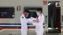 Personel Paskibra bersiap melakukan upacara bendera di Stasiun Pasar Senen, Jakarta, Senin (17/8/2020). Dalam rangka peringatan ke-75 tahun Hari Kemerdekaan Indonesia, PT KAI Daop 1 Jakarta mengadakan upacara pembentangan Bendera Merah Putih sepanjang 17 meter. (Liputan6.com/Helmi Fithriansyah)
