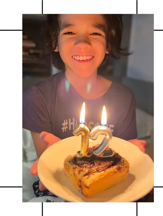 Ia berulang tahun pada 22 September dan mendapat kejutan tepat di tengah malam dari sang bunda. (Instagram @bclsinclair)