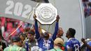 Keunggulan tipis Leicester City bertahan hingga akhir laga. Hal itu membuat The Foxes dinobatkan sebagai pemenang Community Shield 2021. Kemenangan tersebut merupakan modal berharga untuk menyambut musim baru Liga Inggris. (Foto: AFP/Adrian Dennis)