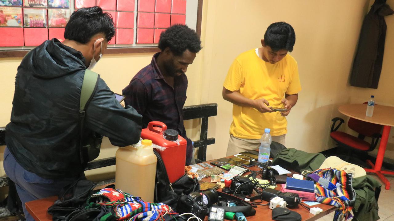Detik-Detik Operasi Penyelundupan Amunisi Ilegal ke Jayapura Terendus, Diotaki 2 Orang Ini