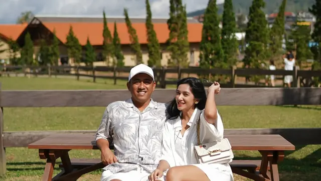 Auranya Makin Menjadi-Jadi, 5 Pesona Fanny Ghassani Tampil Menawan dengan Busana Serba Putih (credit: instagram/fannyghassani)