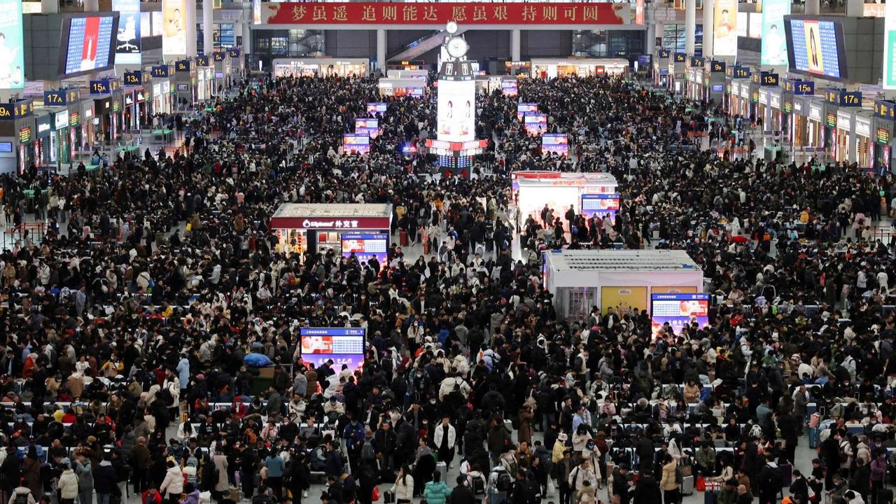 FOTO: Mudik Imlek 2025 di China Cetak Rekor 9 Miliar Perjalanan, Begini Potret Stasiun Dipadati Lautan Manusia