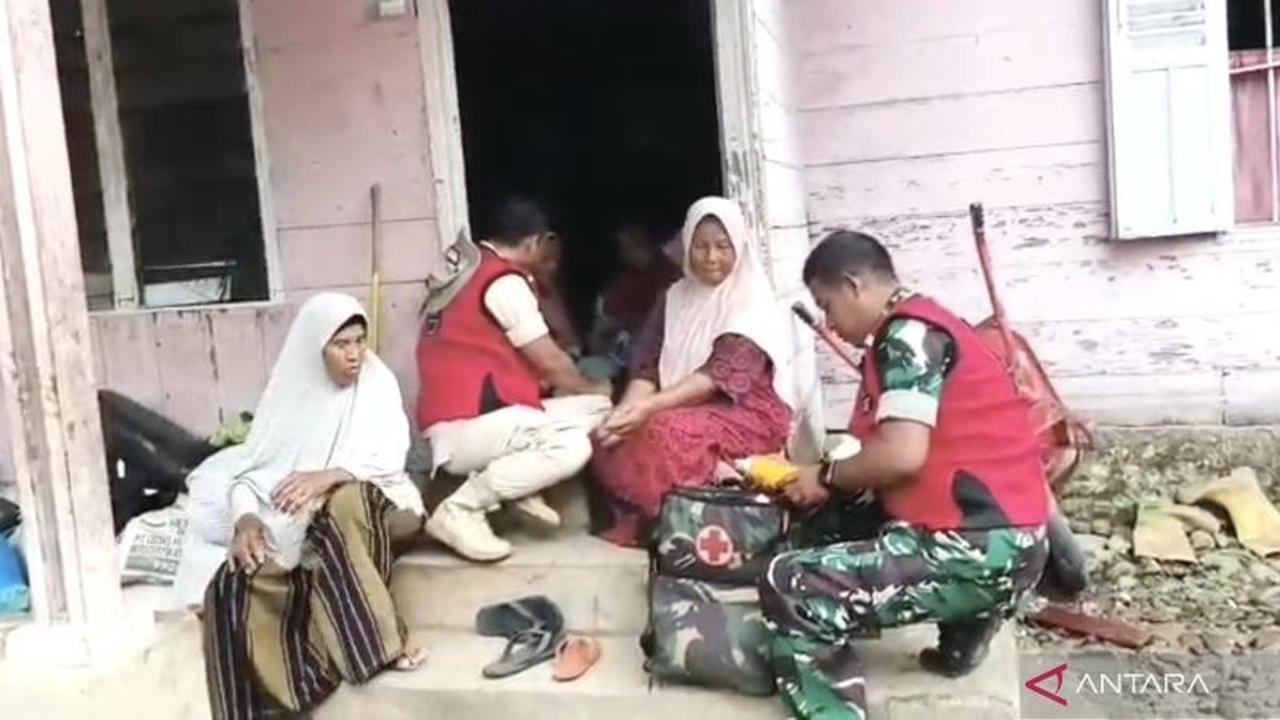 TNI-Polri Gencar Beri Layanan Kesehatan Keliling Gratis untuk Korban Bencana Sumatera
