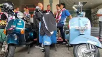Kaka Slank terpincut Vespa klasik listrik. (Merdeka.com)