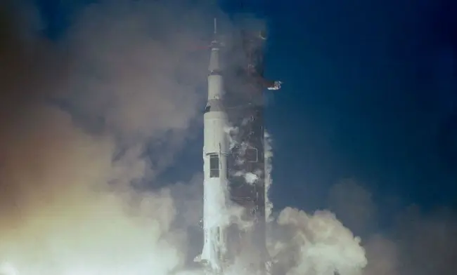 Misi Apollo 12. (Sumber NASA)