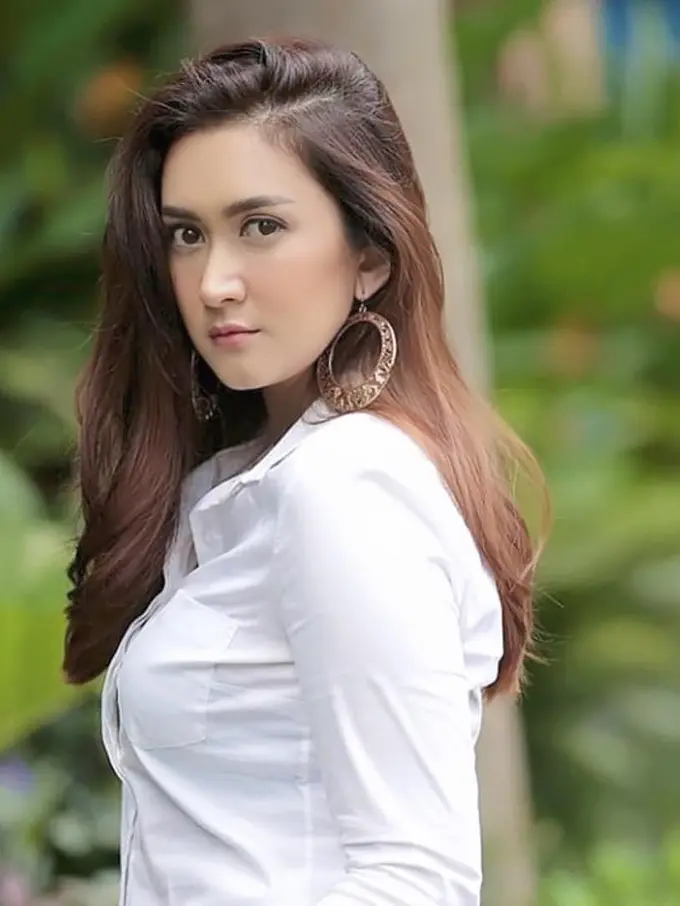 [Bintang] Nafa Urbach