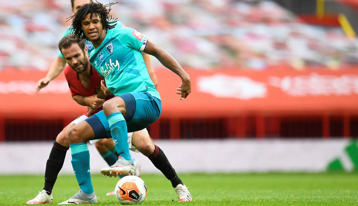 Nathan Ake menjadi salah satu bek tengah termahal di dunia setelah dilabuhkan Manchester City dari Bournemouth. (AFP/Peter Powll/pool)