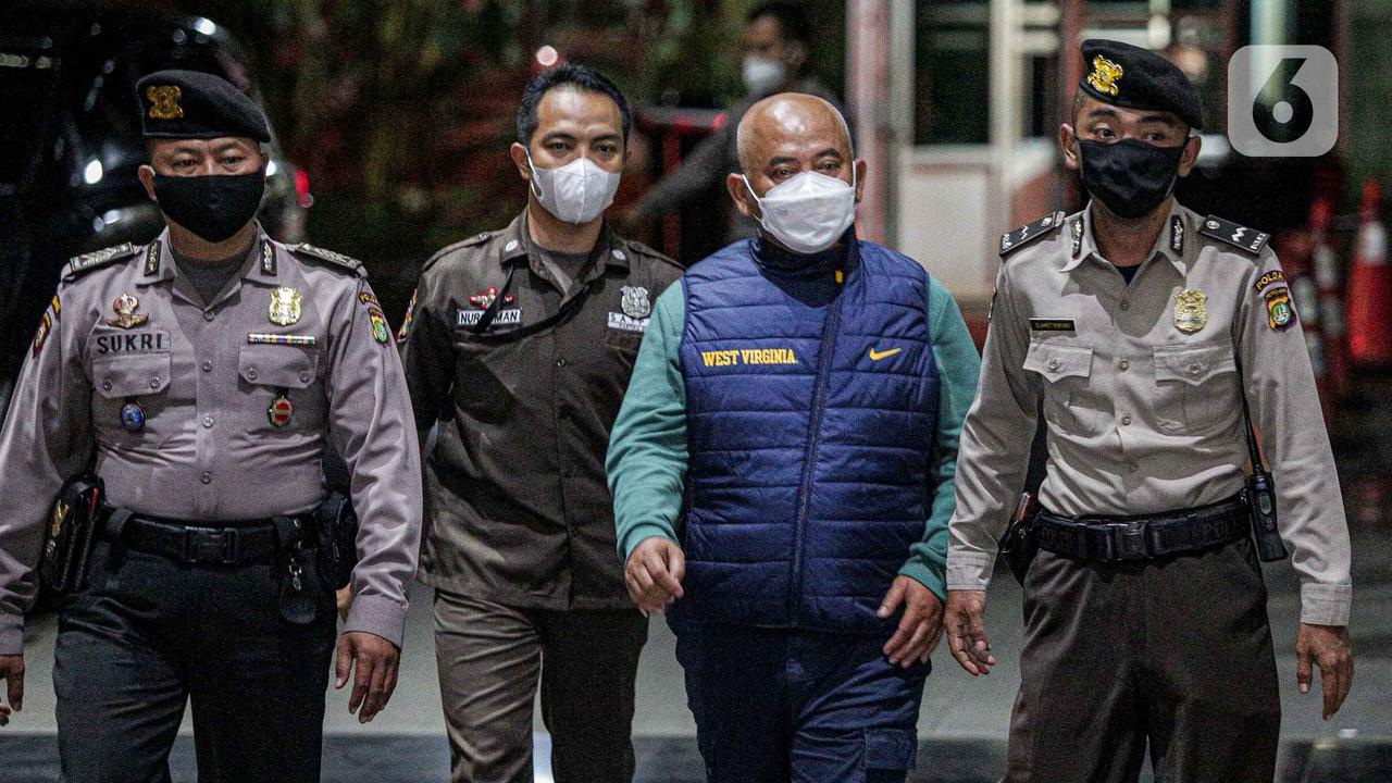 Kena OTT, Wali Kota Bekasi Rahmat Effendi Dibawa ke Gedung KPK