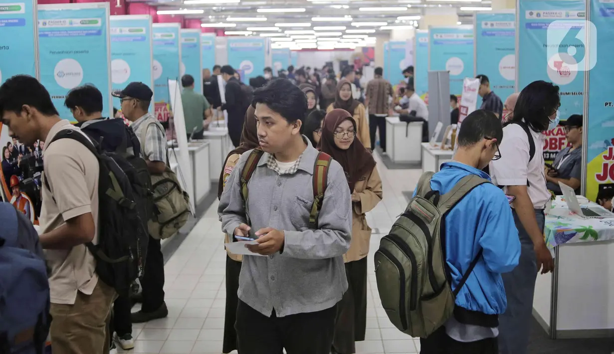 Kegiatan ini bertujuan mempertemukan pencari kerja dengan perusahaan yang membutuhkan tenaga kerja. (Liputan6.com/Angga Yuniar)