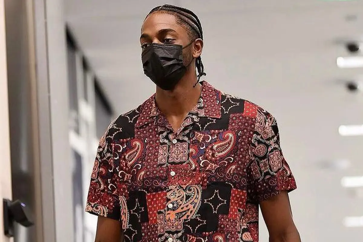 Bangga! Batik Tulis Blitar Dipesan Khusus oleh Pebasket Justin Holiday untuk Dipromosikan di NBA