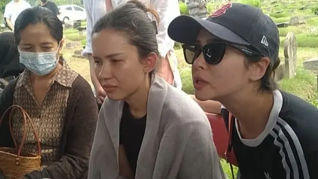 Pamela Bowie saat menghadiri pemakaman ibunda Michelle Joan (Liputan6.com - M Altaf Jauhar)