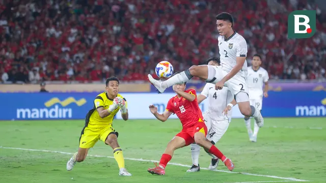  Perjuangan Bek Timnas Indonesia U-23 saat Menghalau Serangan Vietnam