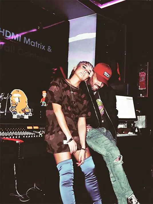 Meski demikian, Rihanna tak ambil pusing. "Rihanna tak tertarik mendengar kehidupan percintaan Chris," ujar seorang sumber. (instagram/chrisbrownofficial)