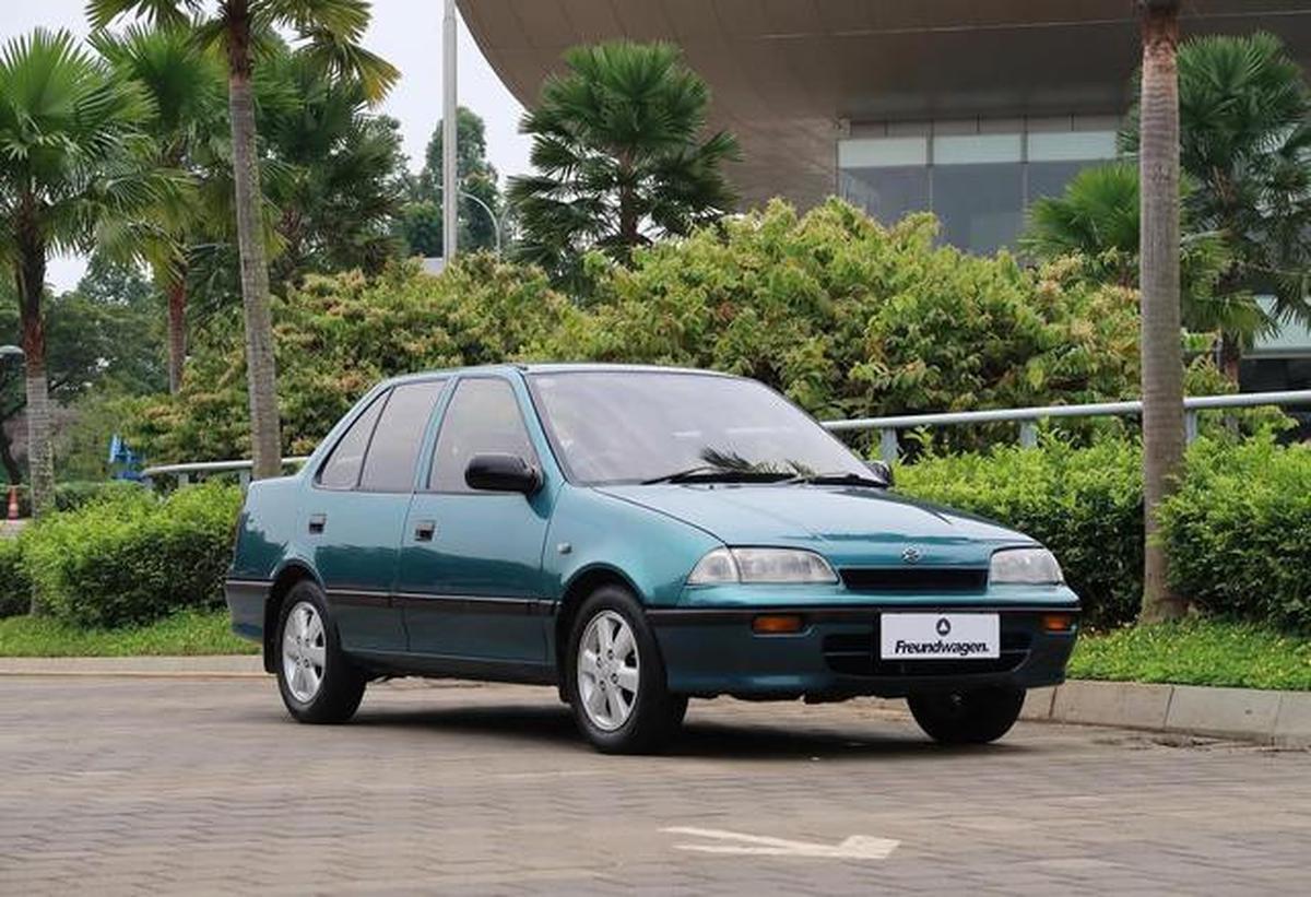Suzuki Esteem, salah satu pilihan sedan bekas di rentang harga Rp 40 jutaan (source: instagram.com/freundwagen)