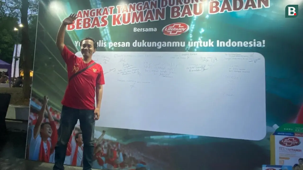 Booth Lifebuoy di Malamnya Bola
