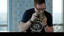 Pada kesempatan itu, Matt mendapatkan tantangan untuk mencicipi macam-macam makanan tradisional khas Indonesia. Foto diambil pada Rabu (17/8/2014) (Liputan6.com/Johan Tallo)