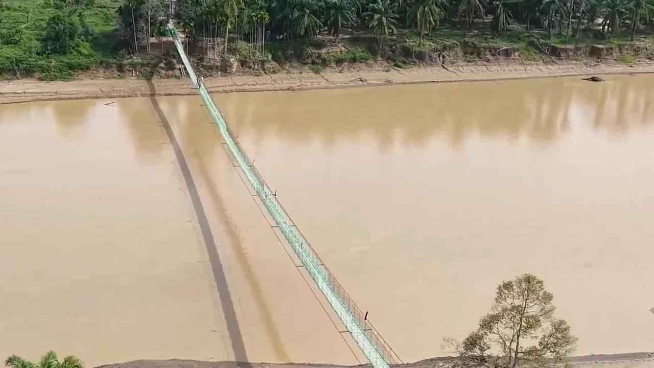 Dulu Naik Perahu, Kini Pelajar Aceh Tamiang Bisa Berangkat Sekolah dengan Mudah Berkat Jembatan Gantung 240 Meter