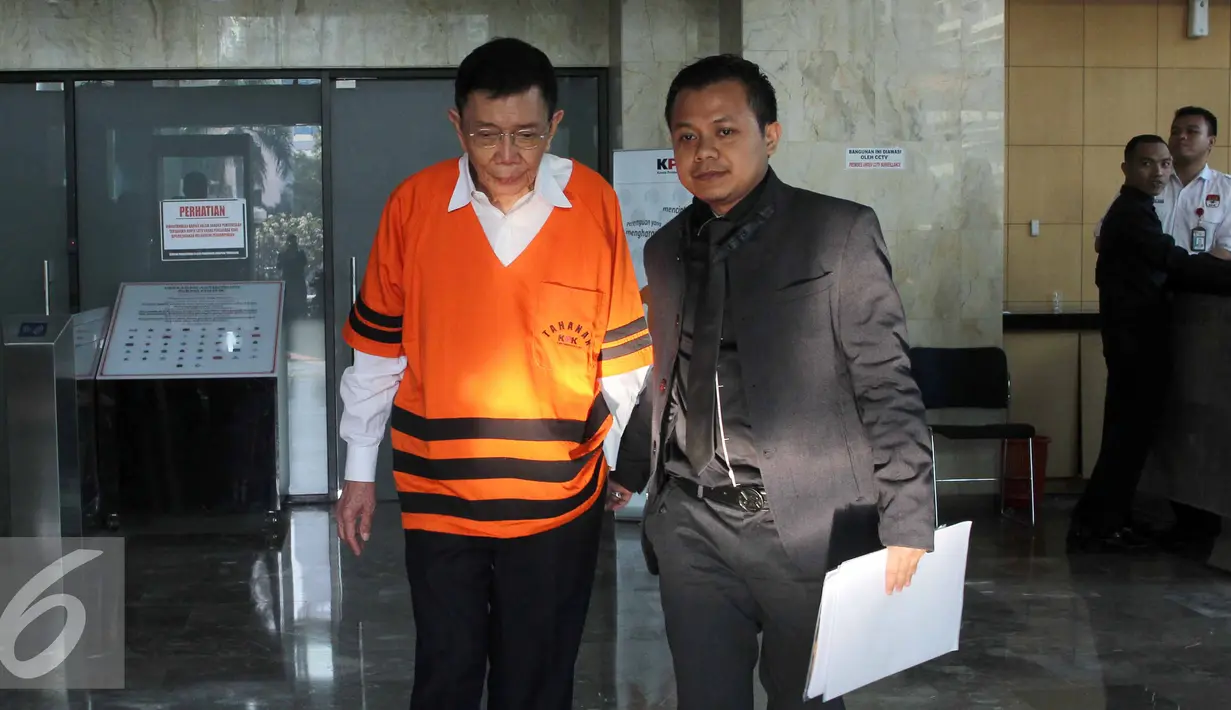 Hengky Wijaya diperiksa sebagai tersangka kasus dugaan suap kerjasama rehabilitasi kelola dan transfer untuk instalasi pengelolaan PDAM dengan menyuap mantan Walikota Makassar Ilham Arief Sirajuddin, Jakarta, Selasa (4/8/2015). (Liputan6.com/Helmi Afandi)