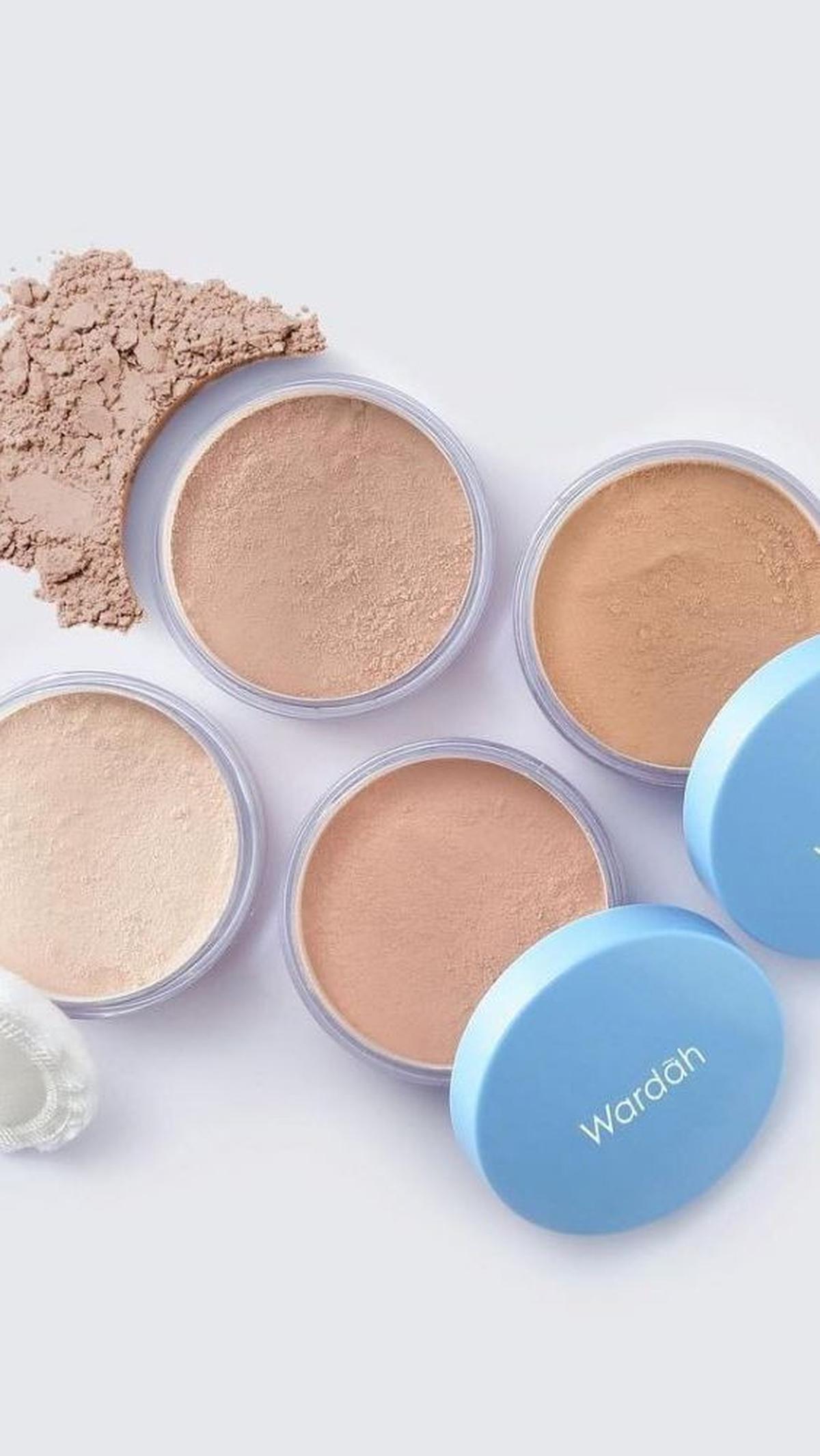 3. Pilih Bedak dengan Kandungan SPF dan PA sebagai Perlindungan dari Sinar UV<br>