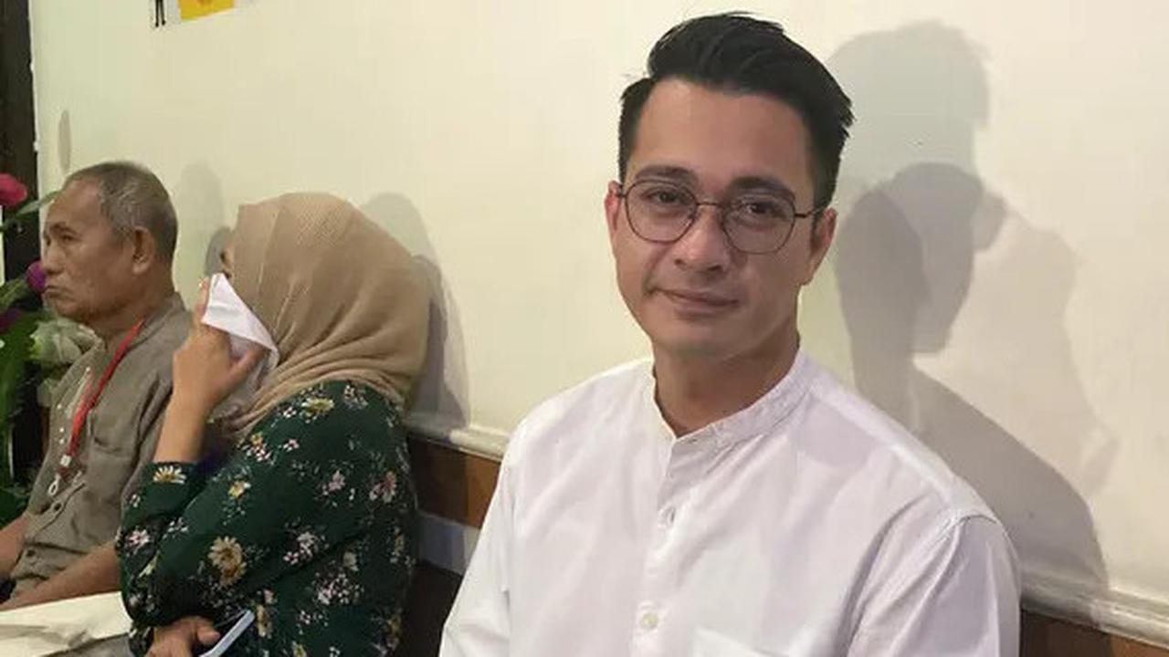 Air Mata Eza Gionino Tumpah Usai Sidang Cerai, Rindu Sang Buah Hati