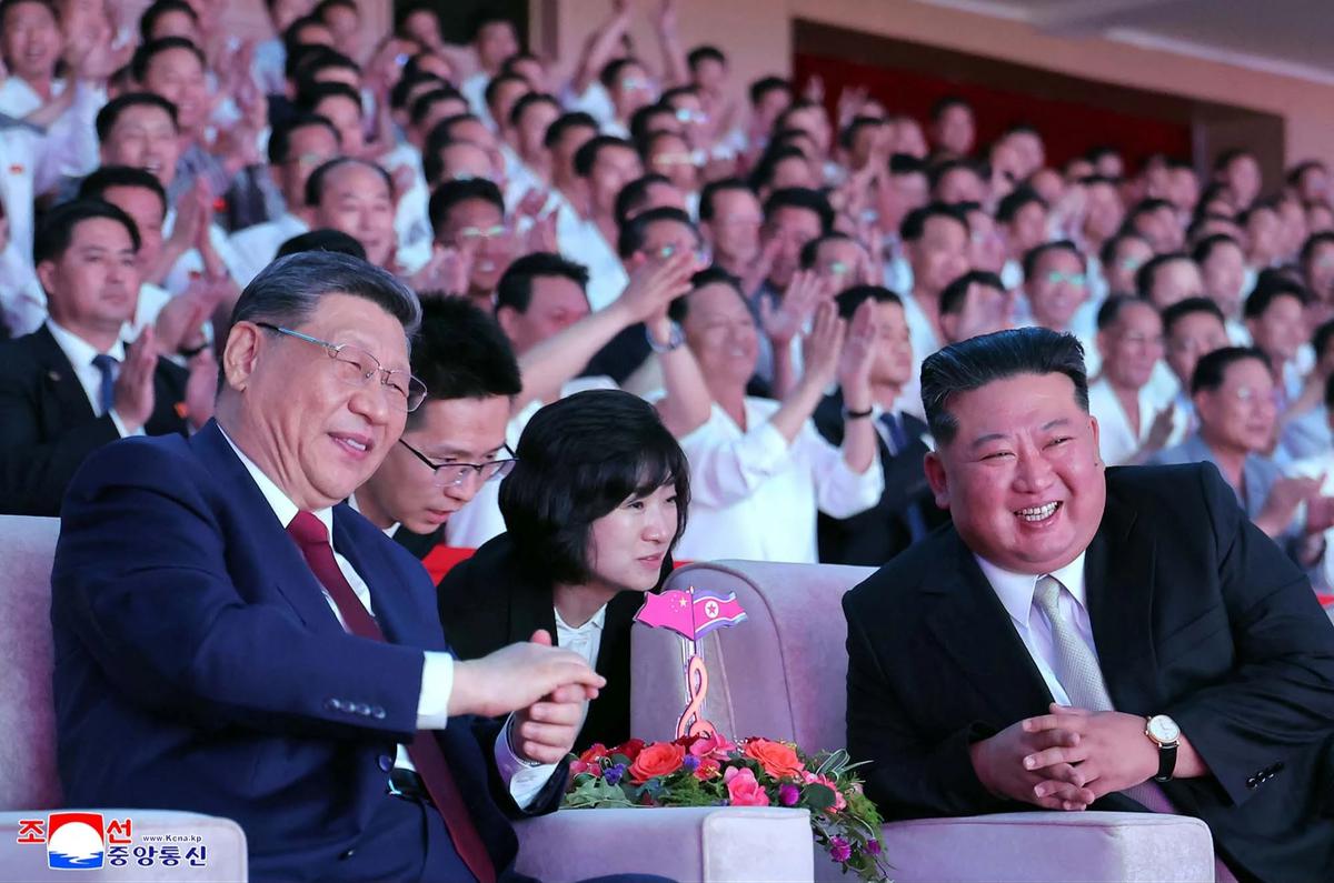 FOTO: Pyongyang Sambut Kunjungan Presiden Xi Jinping Setelah Tujuh Tahun