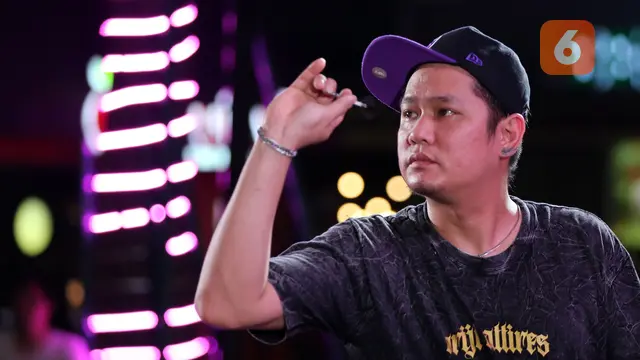 Foto: Lemparan Jitu Tirta Suparjo Pertahankan Gelar Juara Darts 2024