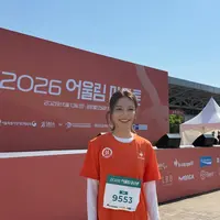 Setelah kabar berakhirnya hubungan asmara yang telah terjalin selama 14 tahun, idol sekaligus aktris ini tampil ceria dalam agenda publik pertamanya dengan mengikuti ajang maraton amal di Seoul. [@sooyoung_choi].