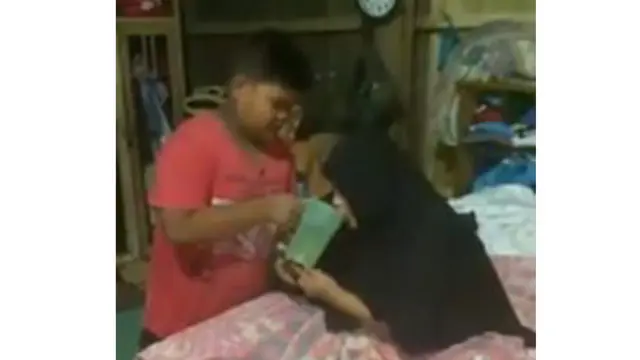 bocah merawat orang tua