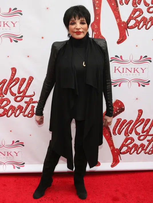 Liza Minnelli. Aktris sekaligus penyanyi peraih penghargaan Academy Award ini telah bercerai sebanyak empat kali. Tahun 2003 ialah perceraian terakhirnya dengan David Gest. (AFP/Bintang.com) Sumber: seniorsforliving.com
