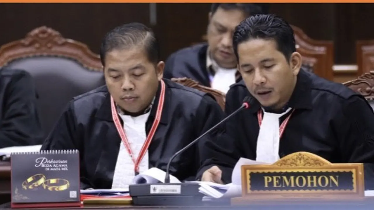 Kuasa hukum PDIP, Roy Jansen mengatakan PDIP merasa sudah dirugikan karena suaranya diambil PAN di daerah Pemilihan Jawa Barat IV. Jumlahnya adalah sebanyak 5.071 suara.