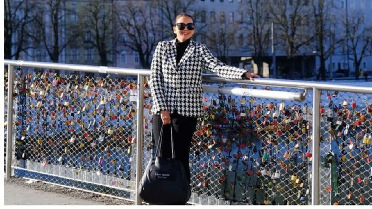 Potret Donna Agnesia di Jerman, Outfit Stylish, Netizen Terpana! (credit: instagram.com/darius_sinat