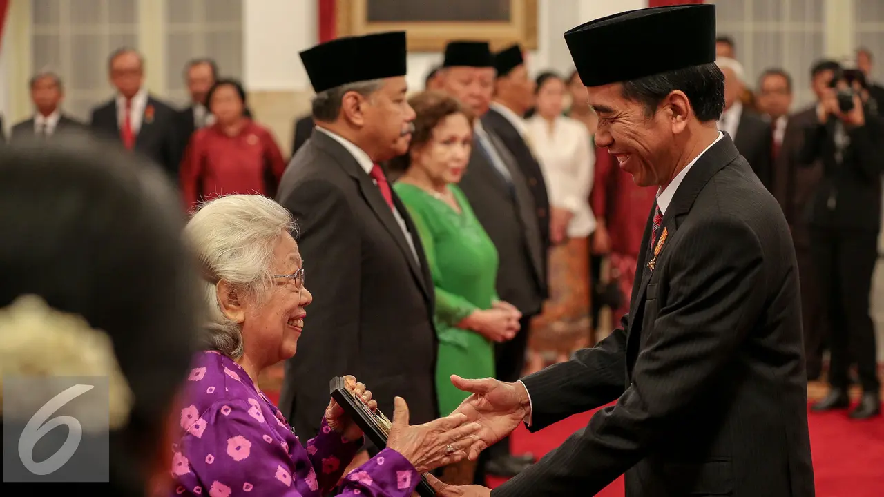 20151105-Anugrah-Pahlawan-Nasional-Jakarta-Jokowi-Faizal-Fanani