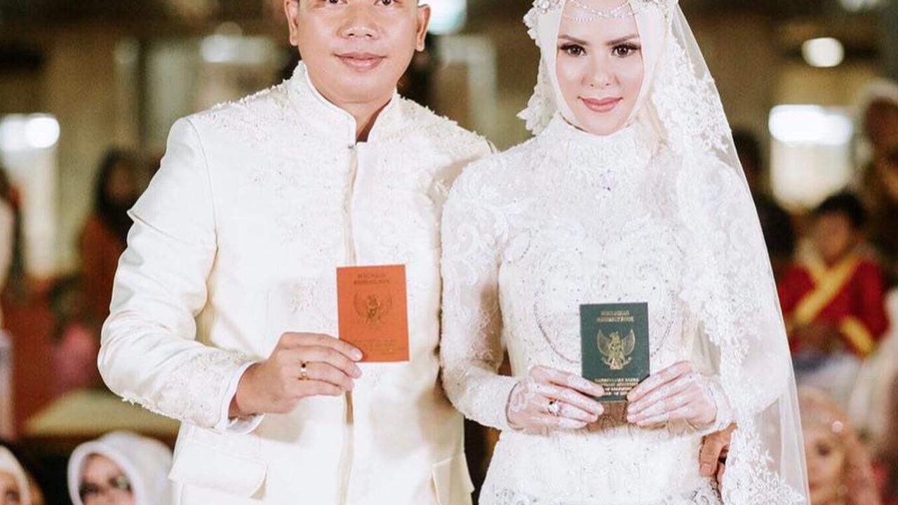[Bintang] Vicky Prasetyo dan Angel Lelga