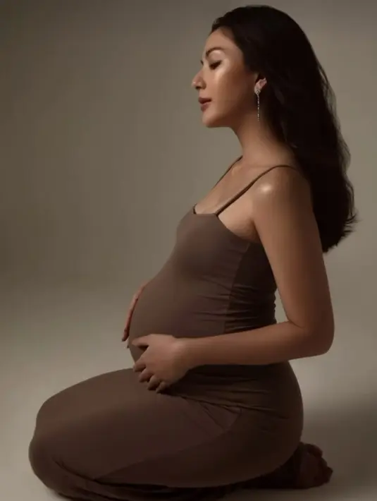 <p>Karena kelahiran sudah di depan mata, Jessica Mila dan suami melakukan berbagai persiapan. Mila misalnya, mempersiapkan mental dan fisik agar dapat melahirkan dengan lancar. (Foto: Instagram/ jscmila)</p>