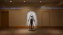 Gambar pada 18 Juni 2019 menunjukkan robot android di Kuil Kodaiji di Kyoto, Jepang. Robot android berukuran manusia dewasa yang berperan sebagai pendeta itu diberi nama Kannon yang diambil dari nama dewa pengampunan dalam kepercayaan Buddha. (CHARLY TRIBALLEAU/AFP)