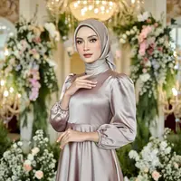 Referensi baju bridesmaid hijab dress satin dengan lengan puff