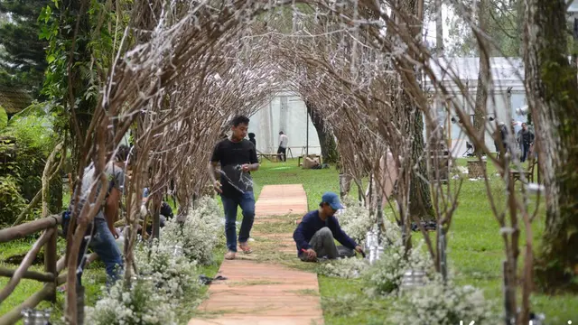 Suasana pernikahan Ammar Zoni dan Irish Bella