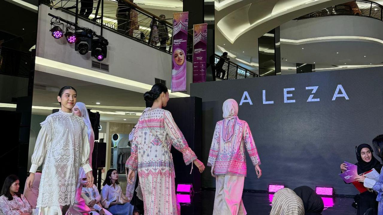 Modest Fashion Hype hadir untuk merayakan keindahan dan keberagaman fashion modest dengan melibatkan sejumlah tenant fashion ternama seperti Kalasiris, IFS x Numaa, Merche, dan lainnya.