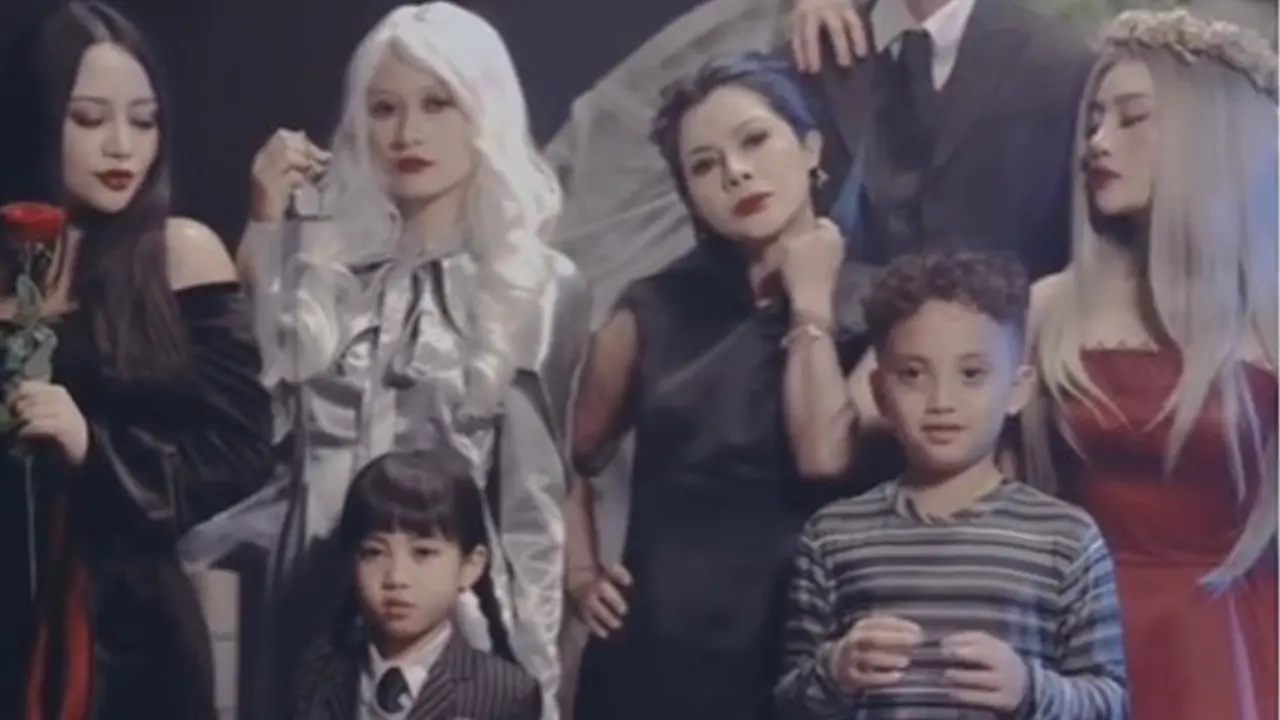 6 Pemotretan Keluarga Rachel Vennya Bertema Halloween 2025, Kostum Totalitas