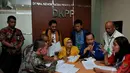 Laporan mereka diterima pihak DKPP yang diwakili oleh Santo Gotiya dari Biro Administrasi dan pengaduan DKPP, Jakarta (25/4/2014) (Liputan6.com/Johan Tallo).