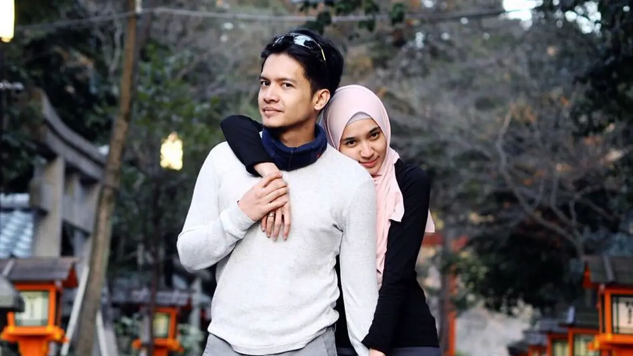 [Bintang] Dimas Seto dan Dhini Aminarti