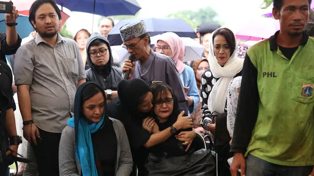 [Bintang] Pemakaman Yockie Suryo Prayogo