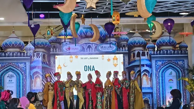 Lomba fashion show busana syar'i
