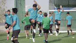 Asnawi Mangkualam yang datang bersama dengan pelatih fisik timnas Indonesia, Lee Jae-hong hanya mengikuti latihan ringan saja demi memulihkan fisik usai melakukan perjalanan panjang dari Korea Selatan. (Foto: Dokumentasi PSSI)