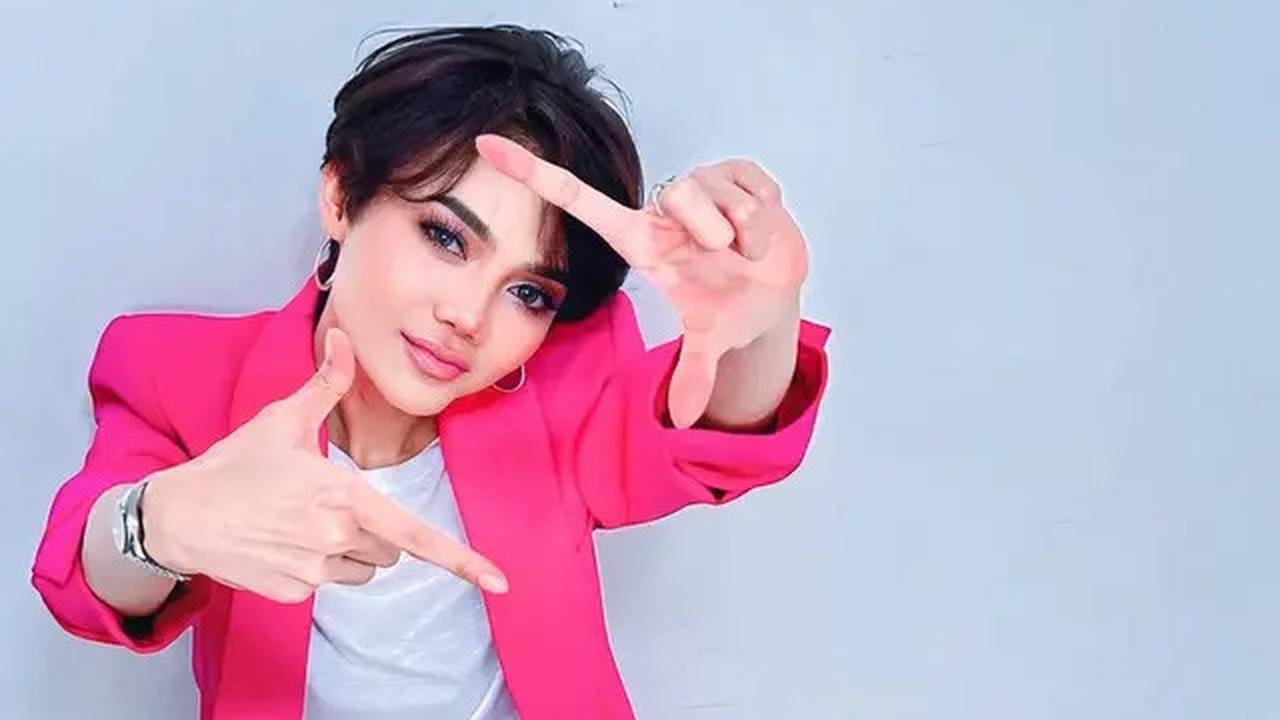 4 Gaya Rambut Pixie Cut Seleb di Tahun 2024 dari Kim Go Eun hingga BCL,  Inspirasi Tampil Berani dan Fresh