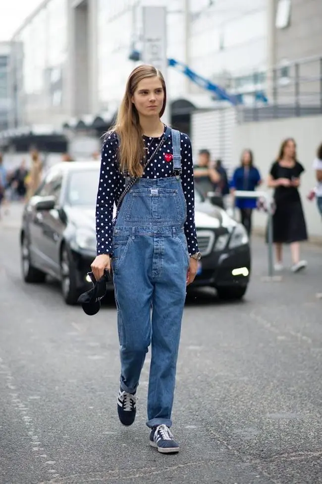 Kombinasi gaya tomboy dan feminin bikin penampilan kece abis. (sumber foto: newyorkmagazine/pinterest)